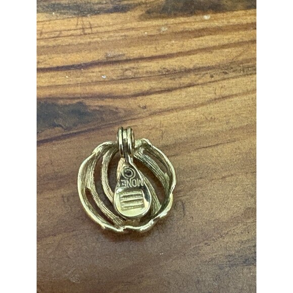 Vintage Monet Clip On Earrings Round Gold Tone Weave - Picture 4 of 6